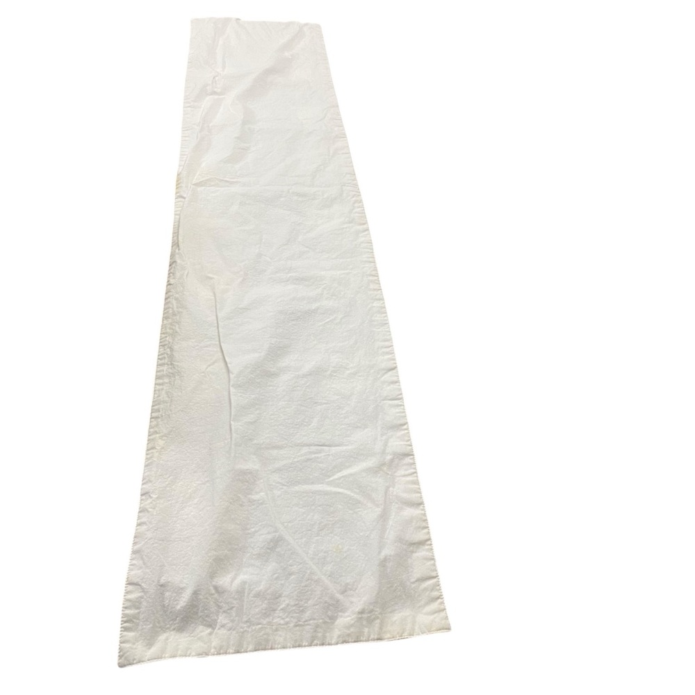 Table Runner - Picture 2 of 7